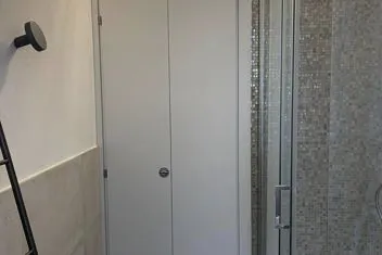 porta su misura per bagno