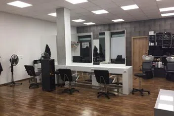 Postazioni lavoro realizzate su misura per ufficio