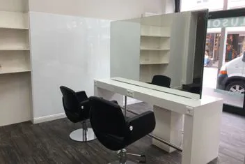 Arredo personalizzato per spazio commerciale