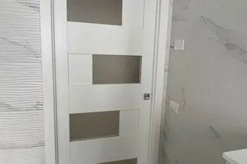 Porta scorrevole a vetro 