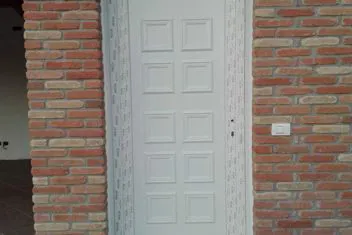 Porta di ingresso installata in abitazione privata